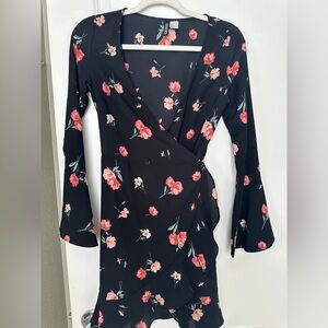 Black floral size 2 long sleeve wrap dress